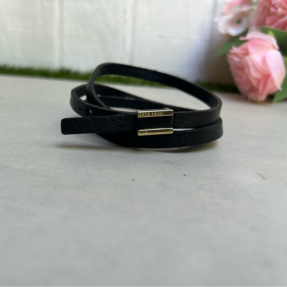 Hugo boss leather gold/ black women belt, 29 “ new